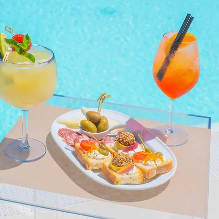 With Panoramic Swimming Pool In Just 850 Mt From The Sea Hotel *